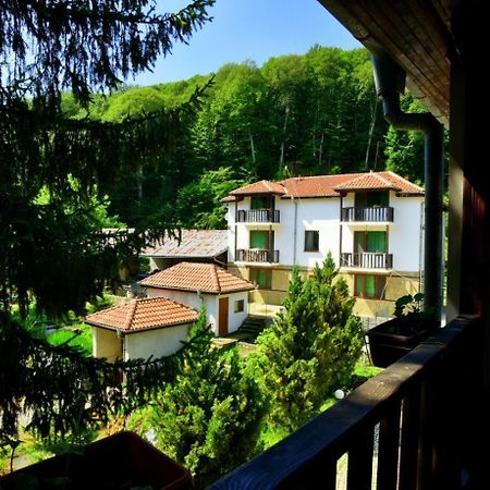 Рибарникъ Hotel Brŭshlyan Exterior photo
